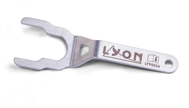 Plug outlet hole spanner